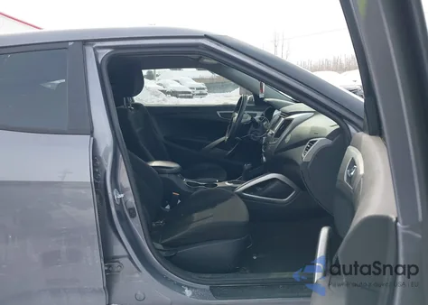 2016 Hyundai Veloster z USA, uszkodzony, nr VIN KMHTC6AD9GU260033